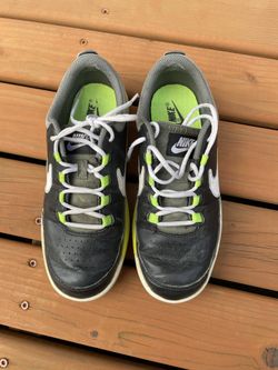 Rare Nike Golf Shoe Size 3Y Black Green White