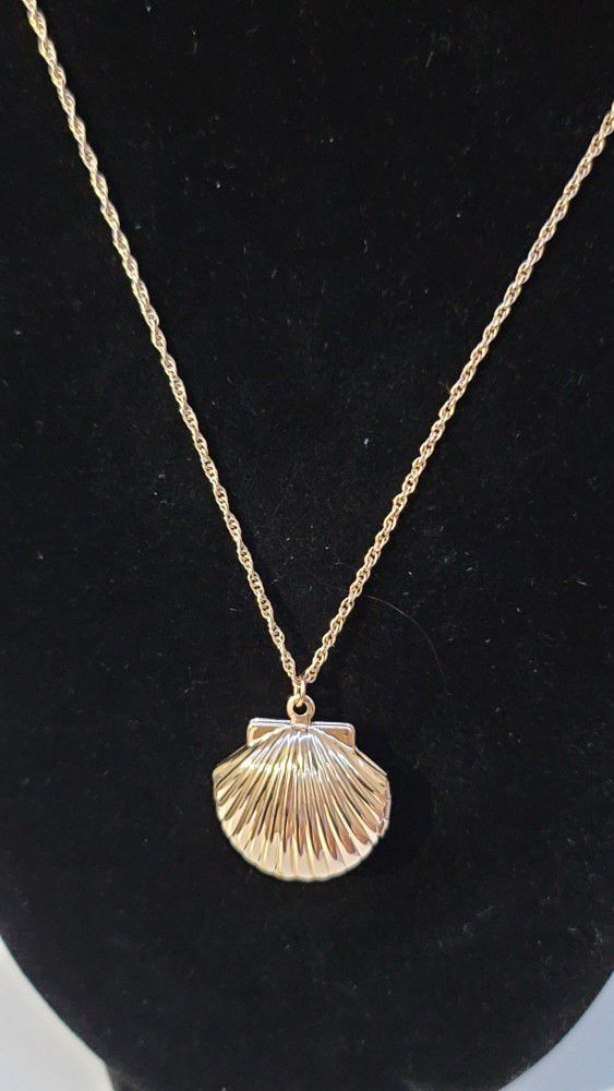 Necklace Mermaid Gold Seashell Locket
