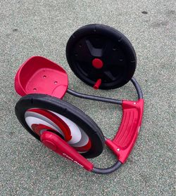 Children’s Rider - Red Radio Flyer, Cyclone Ride-on for Kids, Arm Powered, 16" Wheels. In Very Good Condition !!