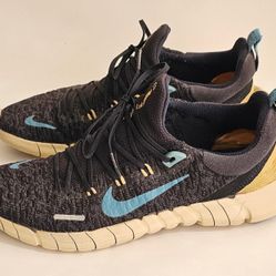 Nike Women's Free Run 5.0 Sneakers 8.5 Black Running Lightweight