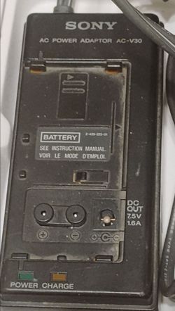 Sony AC-V30 AC Power Adaptor