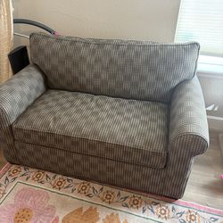 Loveseat with Pull-Out Sleeper
