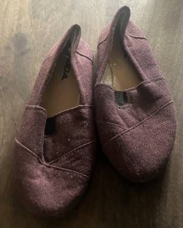Women's sz 7 and 7 1/2 Shoes