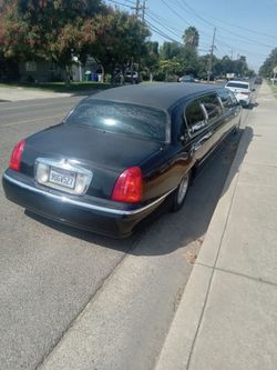 2001 lincoln towncar super stretch limo