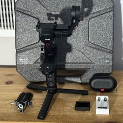  Zhiyun Weebill Lab Camera Gimbal (Includes: Gimbal, Camera connector cables, and Case)