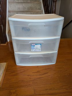 3 Plastic Units With Drawers & 2 Come With Wheels.