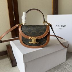 CELINE.   Triomphe satchel