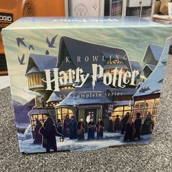 Special Edition Harry Potter Paper Back Box Set. (1-7)