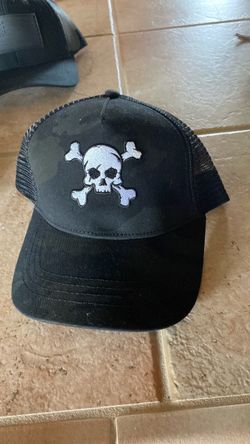 Black Skull and Crossbones Trucker Hat