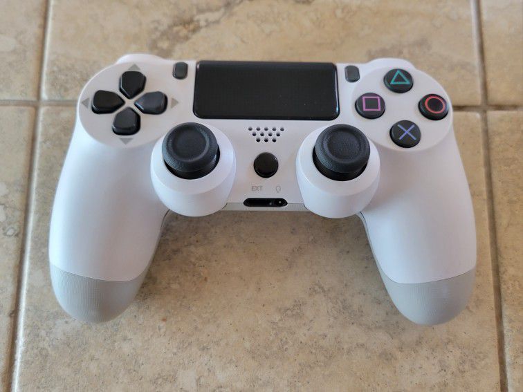 PS4 Controller - PlayStation 4 - White