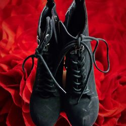 Women's Bamboo Black Suede Wedge Boots Size 8