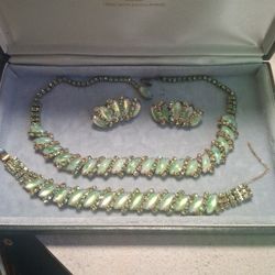 Vintage Juliana D&E Pistachio Green Satin Silk Glass Necklace, Bracelet, Earrings
