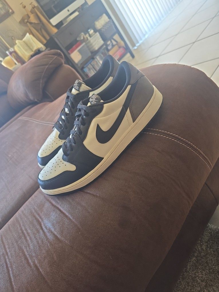 Jordan 1 Low Mocha