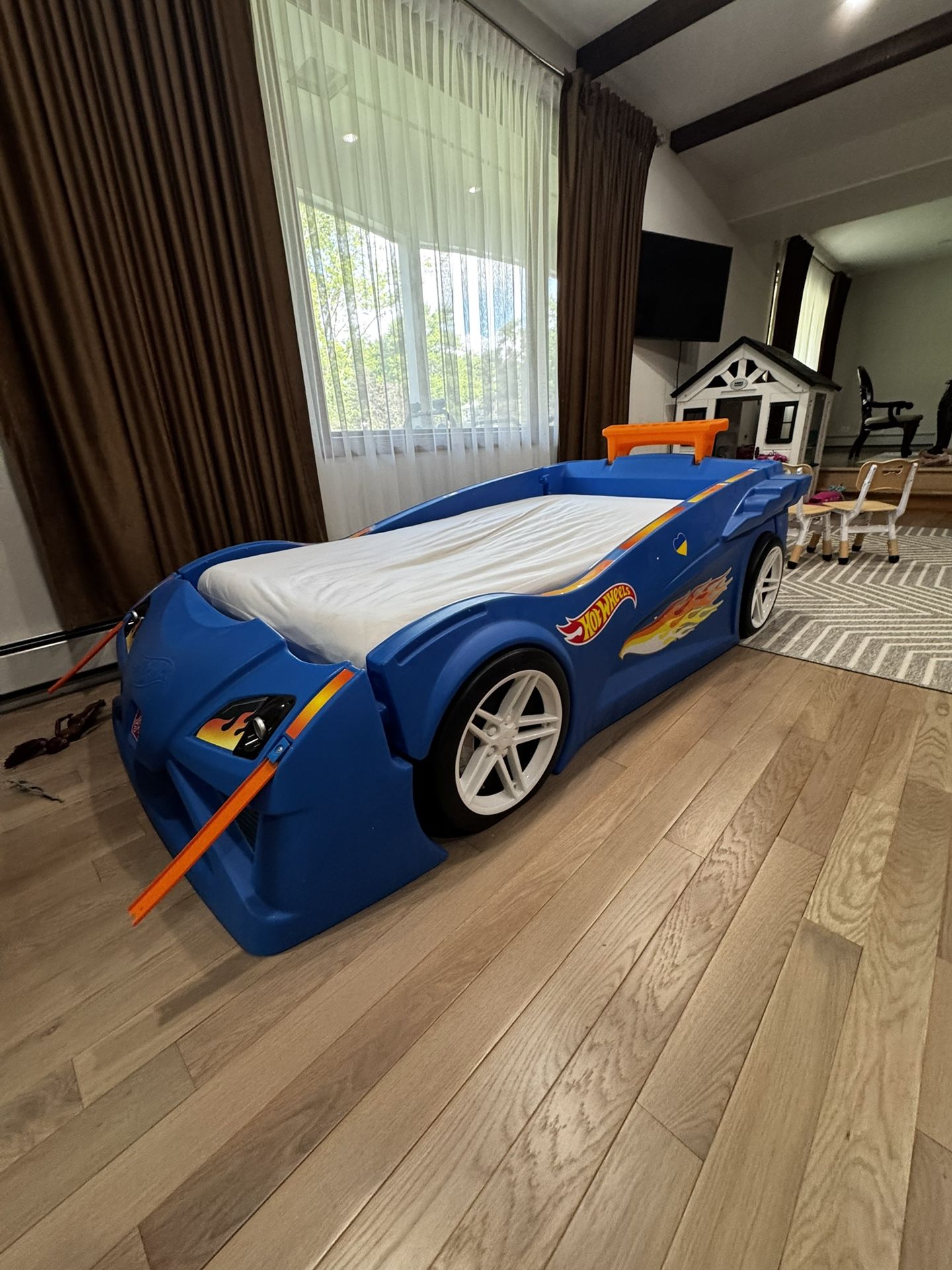 Twin Bed