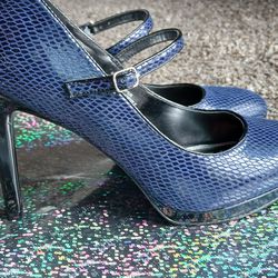 White House Black Market Blue Suede Hounds Tooth mary Jane Heel size 8