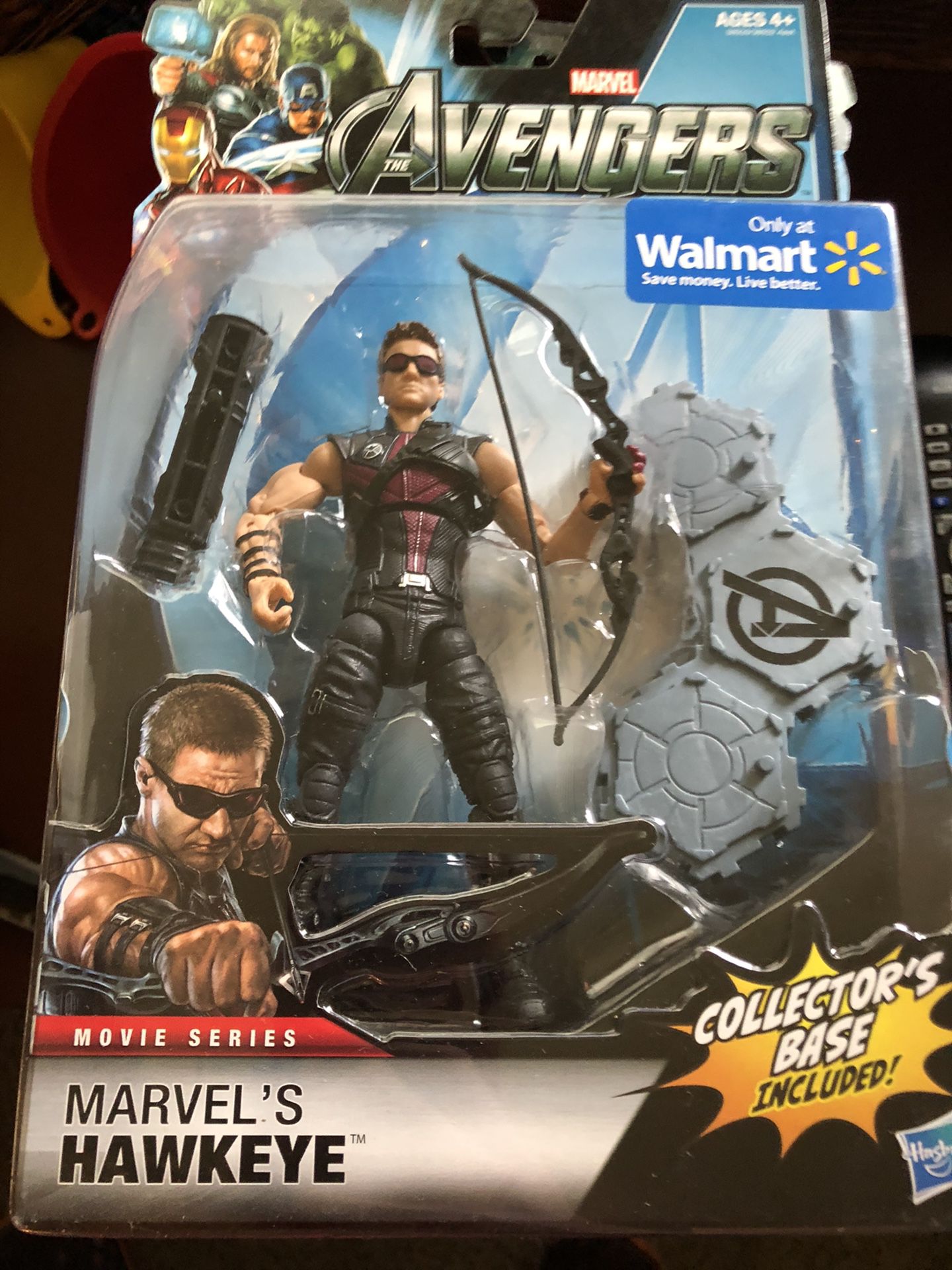Hawkeye avengers action figure
