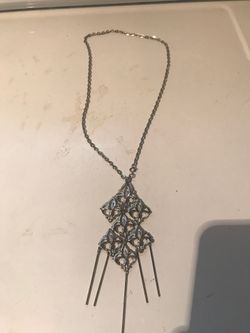 Woman’s silver chain