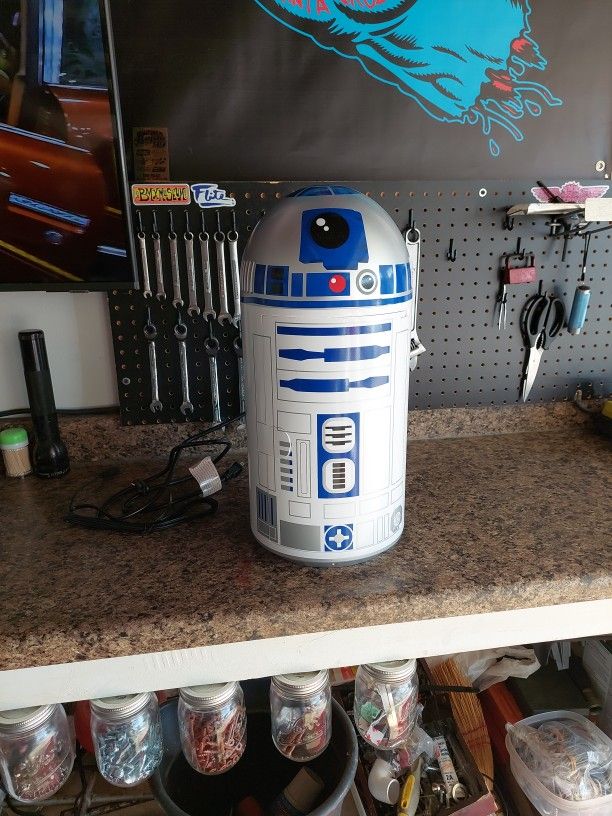 R2D2 Mini Fridge Like New.