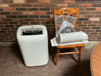 Toshiba Portable/Mobil Air Conditioner 8000 BTU/250 Sq Ft