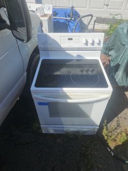 Frigidaire Electric Stove N Oven