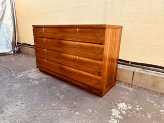 Mid-Century Modern Dresser. Johnson Carper Lowboy. Vintage MCM.