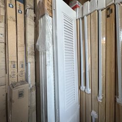 Hi everyone  we this new open box have small scratches but works good  we have this for half price.$120 we take Zelle or cash   We locate in hesperia 