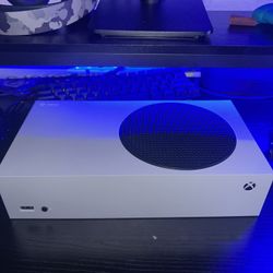 Brand New Xbox Series S 1 TB Come With Cords