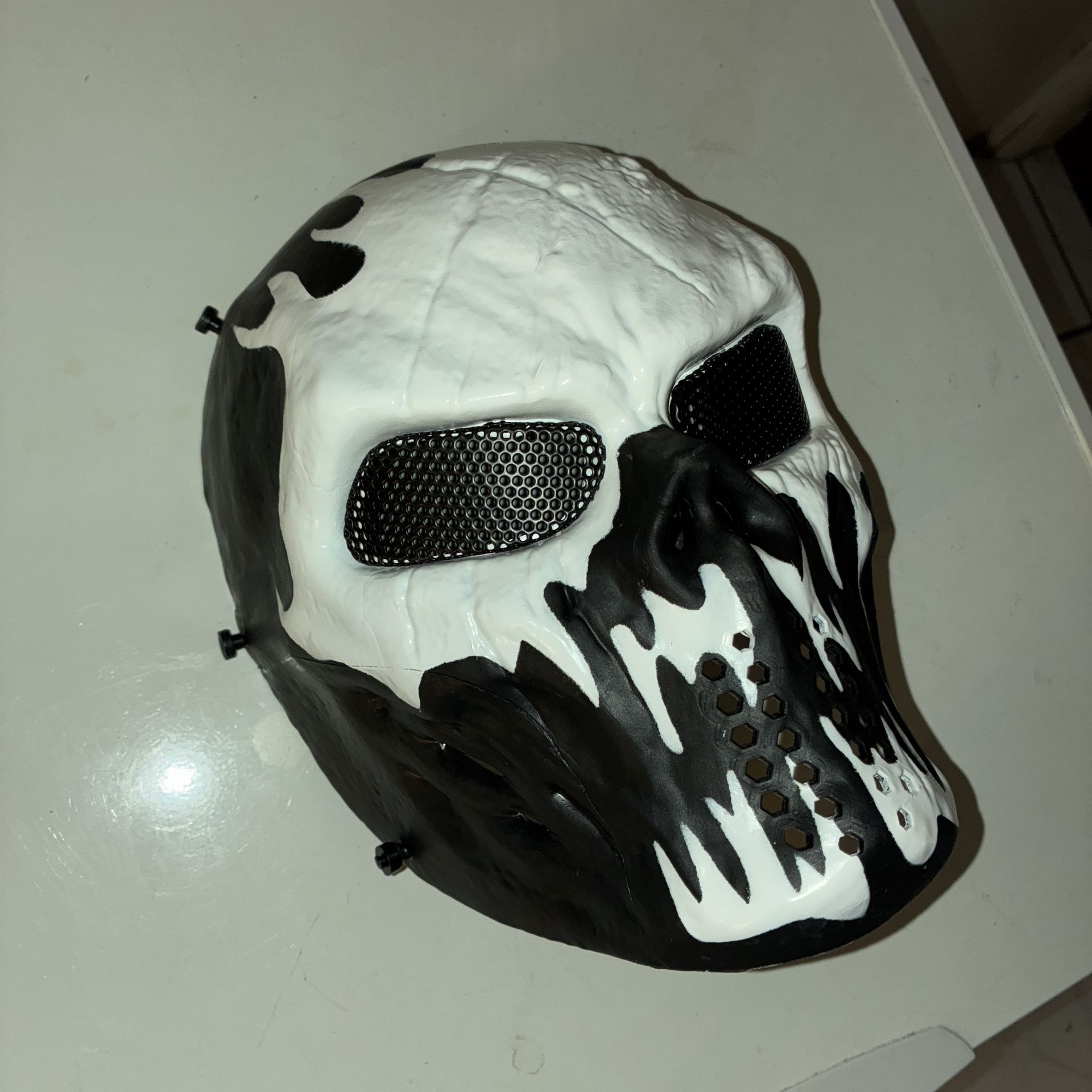 Black and White Hunter Paintball Mask