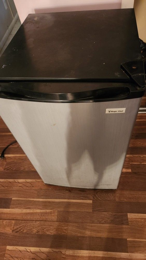 Magic Chef Mini Fridge.
