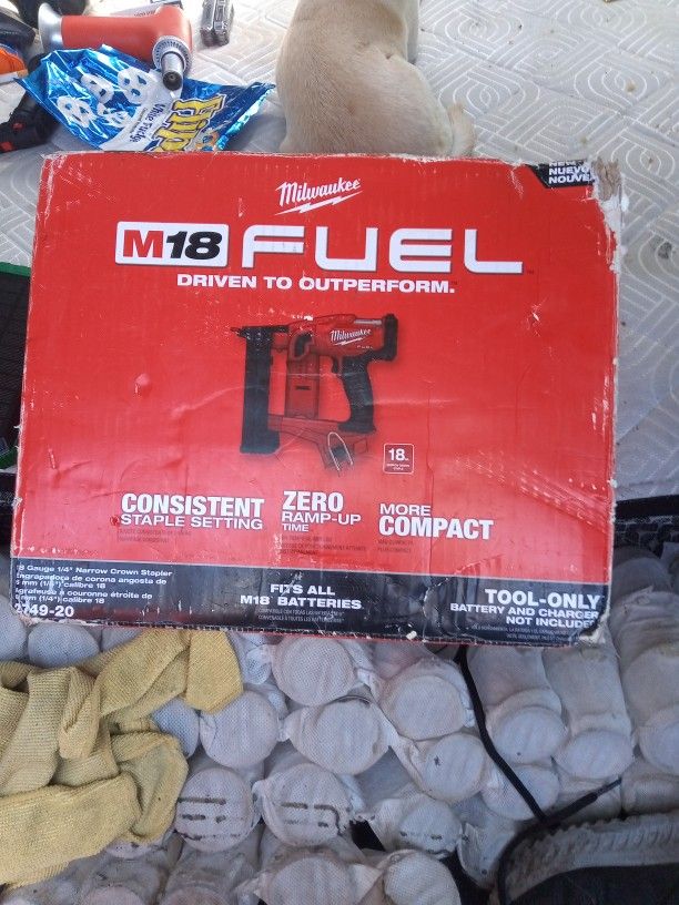Milwaukee Fuel 18g Narrow Crown Stapler