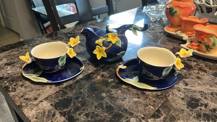 Porcelain Tea Set