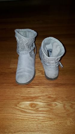 Girls light grey booties boots from Justice, size 1