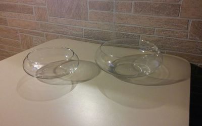 2 Sofa Table Vases