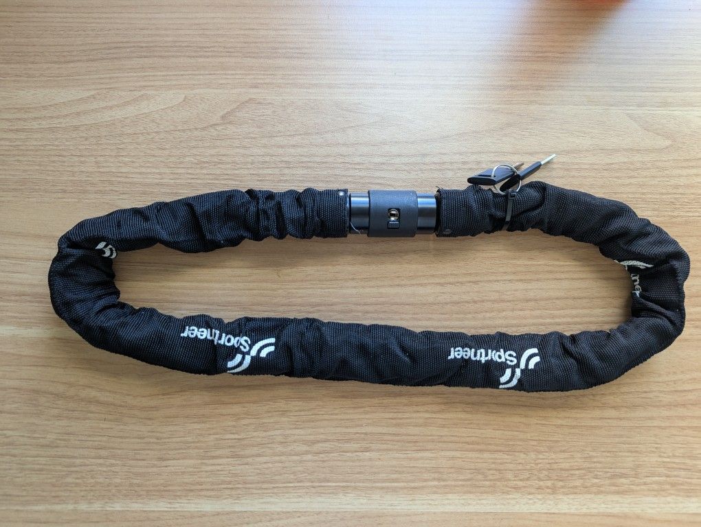 Unused Bike Lock: 8mm Thick with 2 keys - 3.2/4 Ft Long