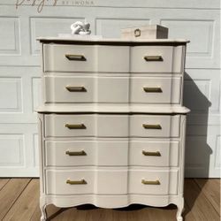 Gorgeous Drawer Chest.  Dresser. 