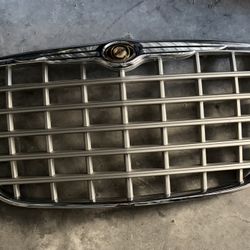 CHRYSLER 300 FRONT GRILLE OEM