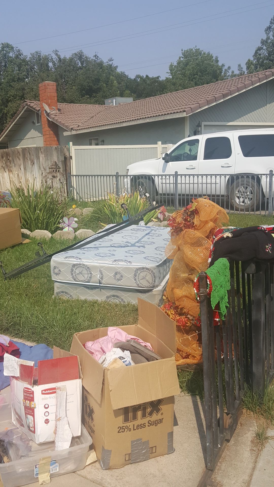 Yard sale 1620 wall lane porterville