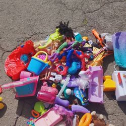 FREE TOYS 