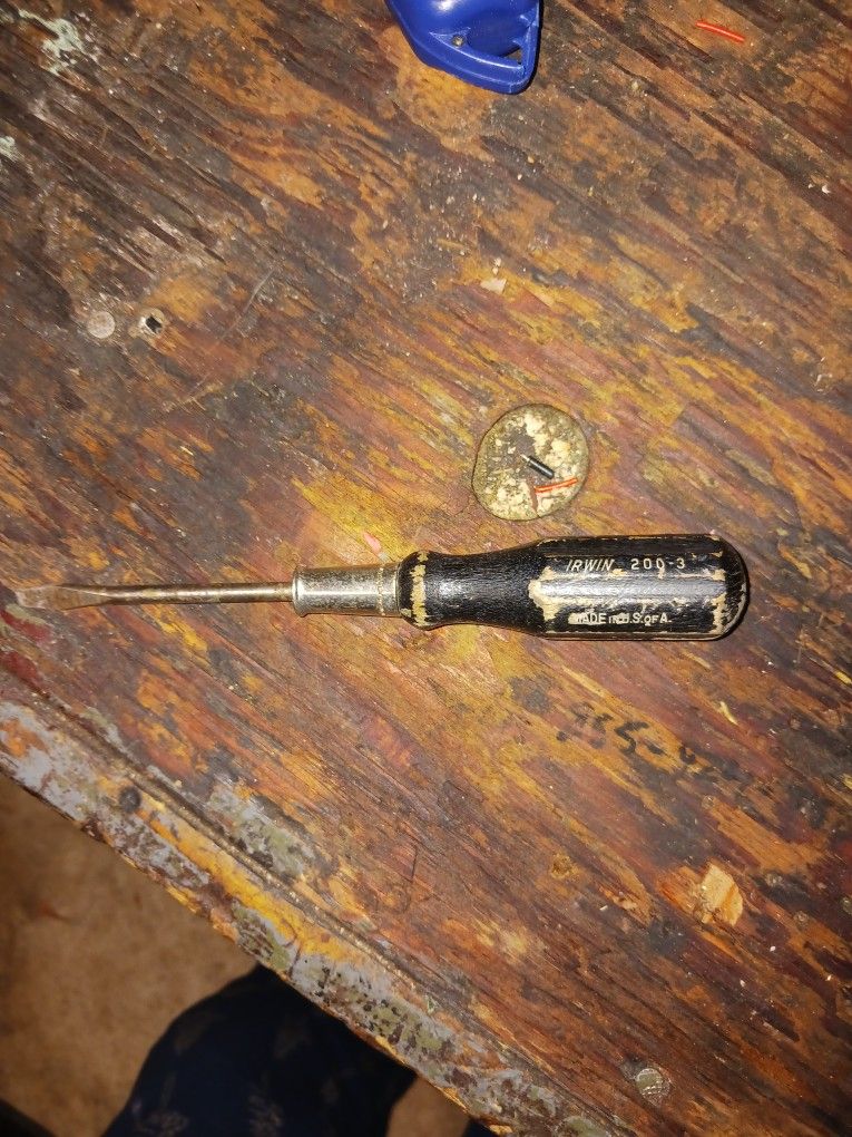 Vintage IRWIN 800-4” Flathead Wooden Handle Screwdriver, Made in USA Circa 1940s
