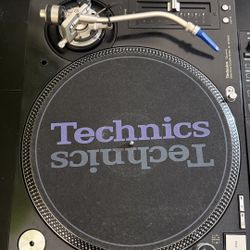 Technics SL-1210 M5G Pair with Odyssey Case. Mint