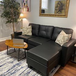 BEAUTIFUL SECTIONAL SOFA NEW CONDITION!!!CHAISE CAN BE USED ON THE LEFT OR RIGHT SIDE!!!