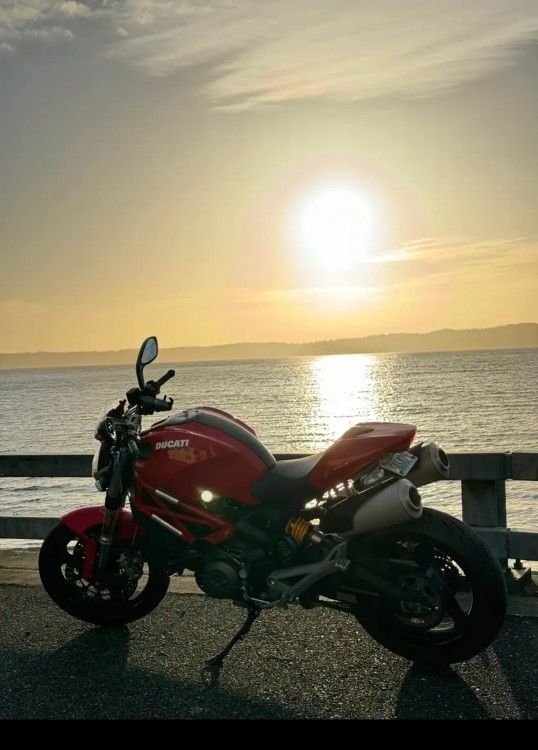 2013 Ducati 696 ABS