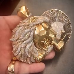 10k Gold Lion Diamonds Charm Pendant 