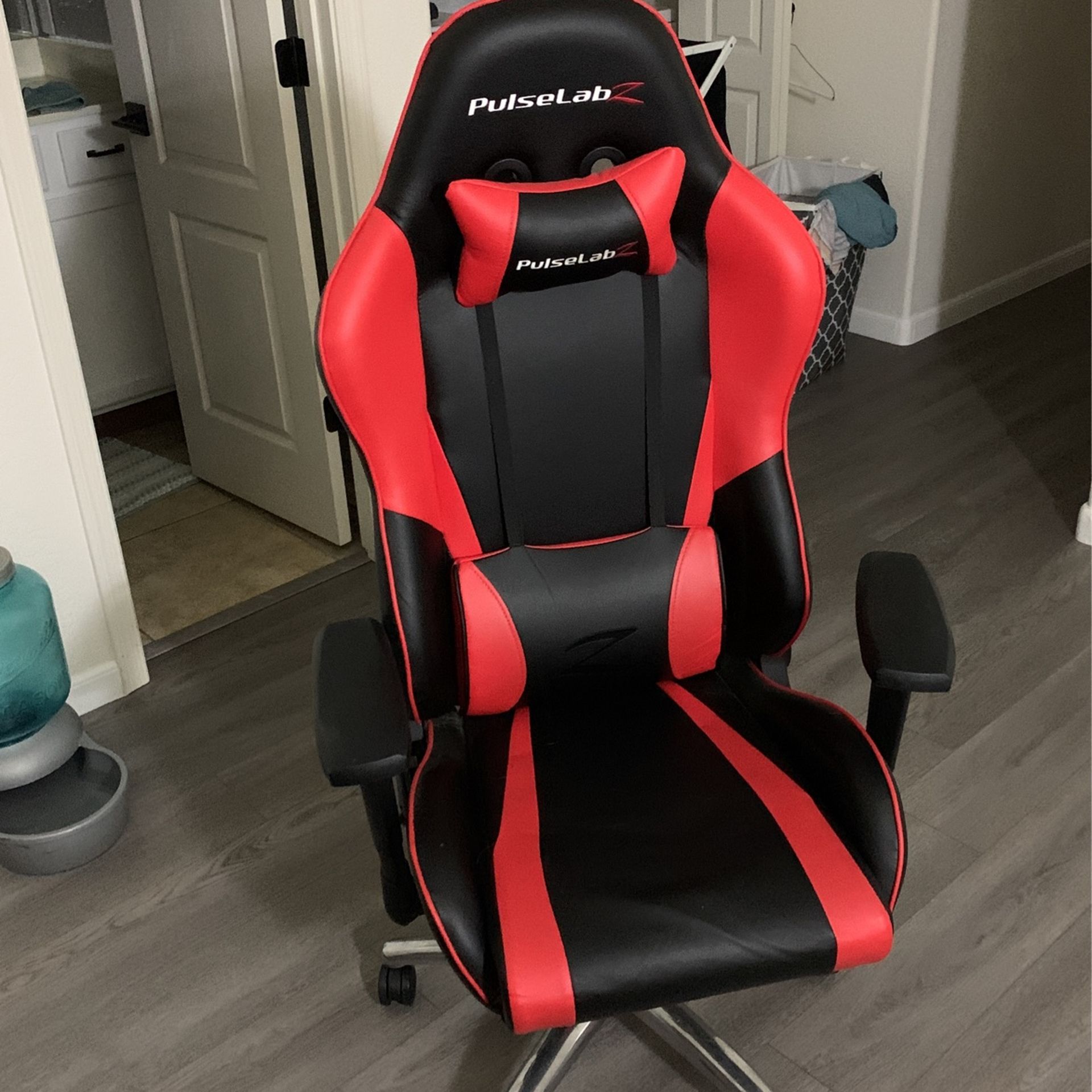 Pulselabz Gaming Computer Chair for Sale in Gilbert, AZ OfferUp