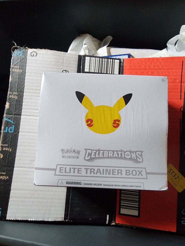 Pokemon Celebrations ETB
