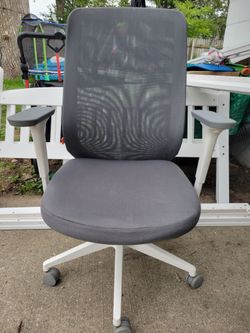 Very nice office chair