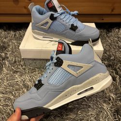 UNC 4s - Size 11 Jordan Men’s Shoes