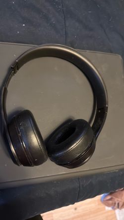 Beats Solo3 Wireless Bluetooth Headphones - Black - $50 OBO