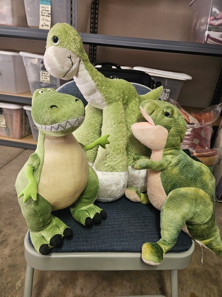 DINOSAUR STUFFED ANIMALS
