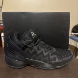  Men Basketball Shoes 